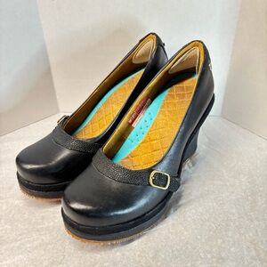 Mozo Fresco Platform Wedge Buckle Shoe Heels Black Size 7.5